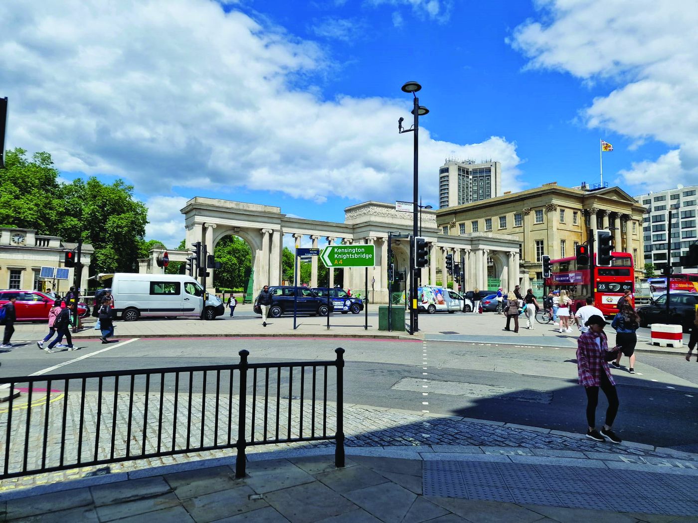 Central London streetscape at Hyde Park Corner