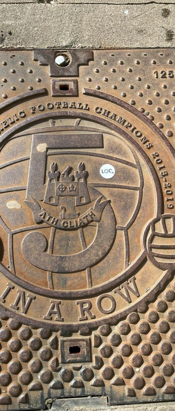 LOC adhesive disc tag fitted to a Dublin City chamber lid